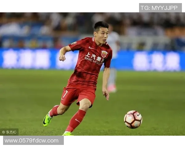 中国足球历史上的传奇球星排名回顾与分析